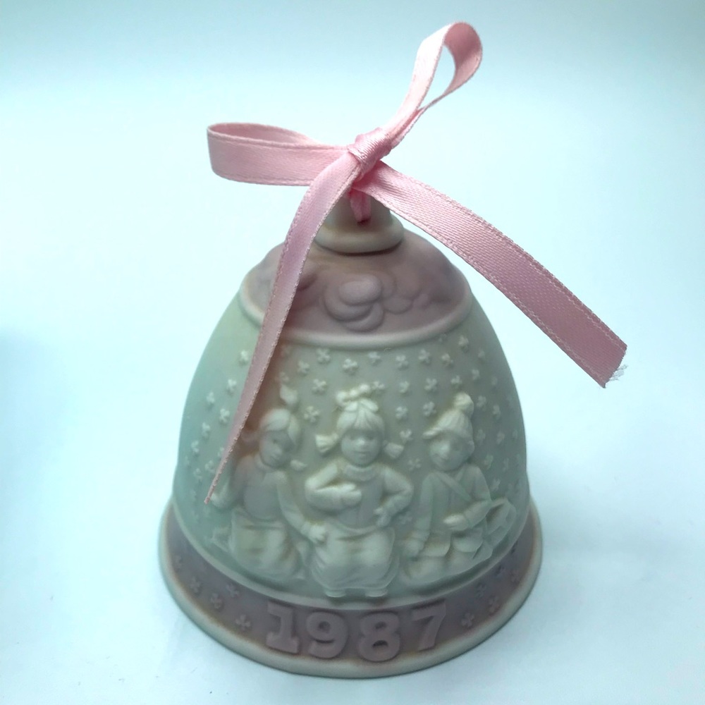 1987 LLADRO Christmas Bell Ornament